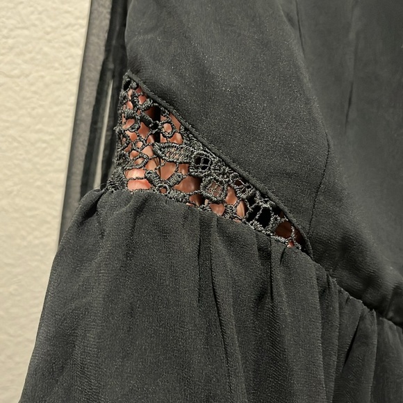 Doe & Rae Black Lace Trim Long Sleeve Mini Dress Size L Sheer Overlay - Picture 8 of 11